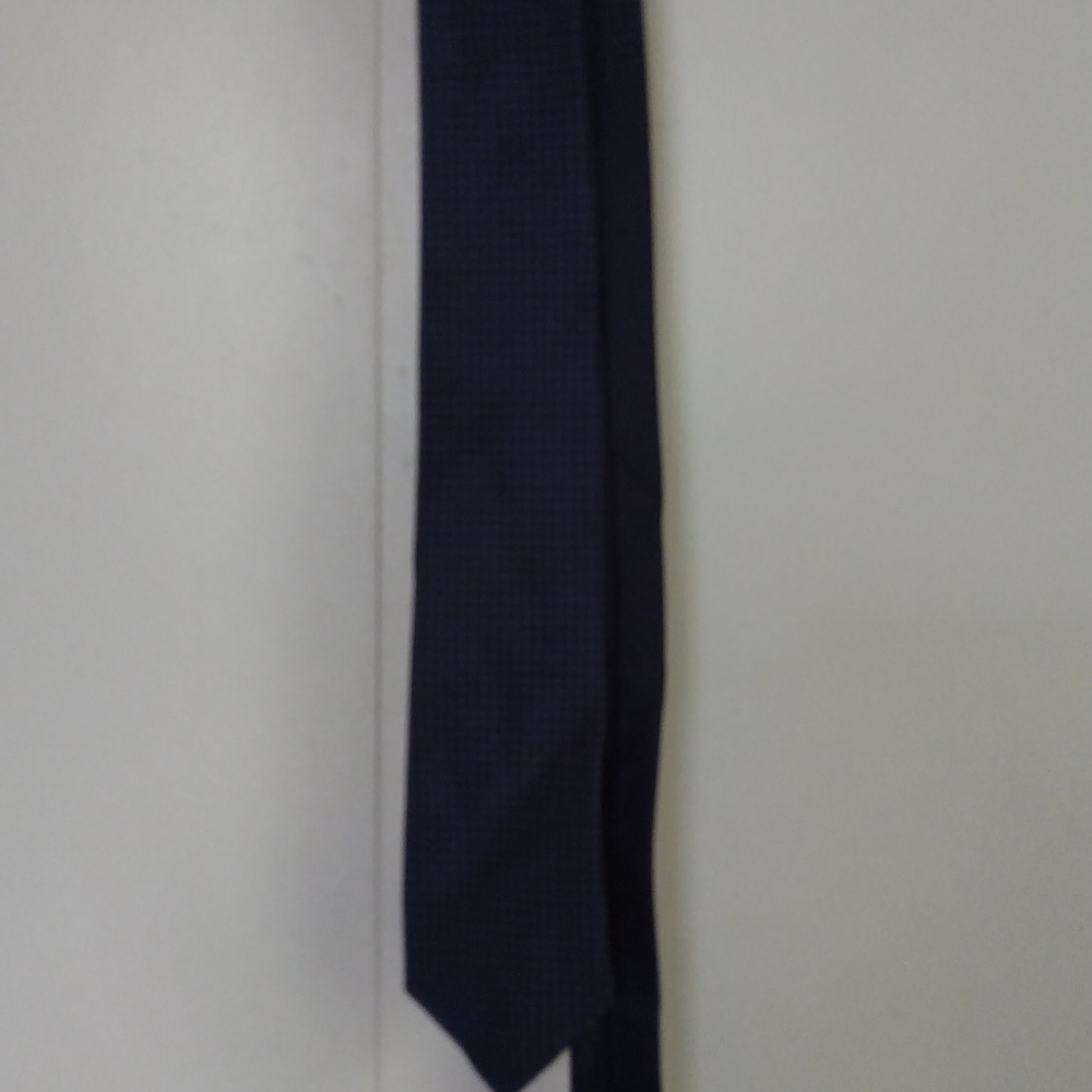 Tommy Hilfiger new tie - Picture 1 of 3